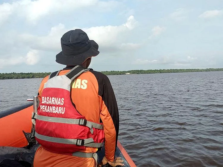 Death toll from Indonesia ferry sinking jumps to 64