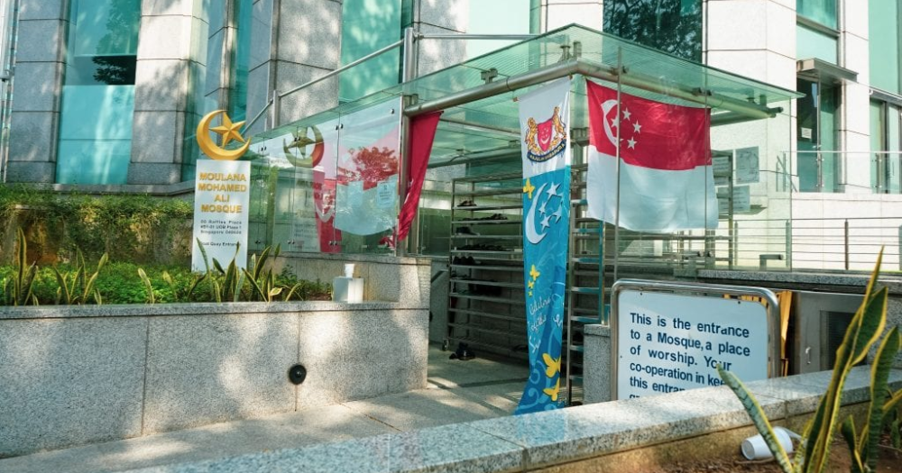 Man, 50, arrested for allegedly starting fire outside mosque in Raffles Place