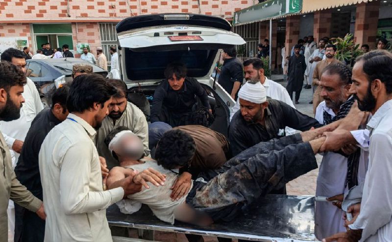 Militant attack kills 11 at security check post in northern Pakistan