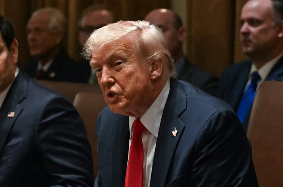 Trump threatens to make Strait of Hormuz US territory
