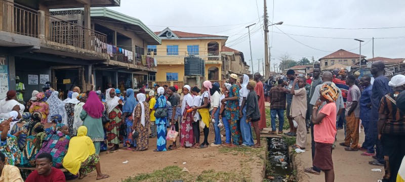 Osun Decides: ‘Count again or no vote’ – Agents protest ballot paper shortage [VIDEO]