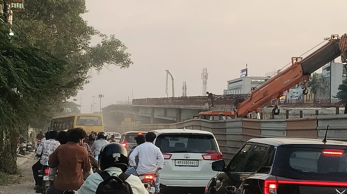 Indore’s Delayed Satya Sai Square Flyover Leaves Commuters Dodging Potholes And Barricades