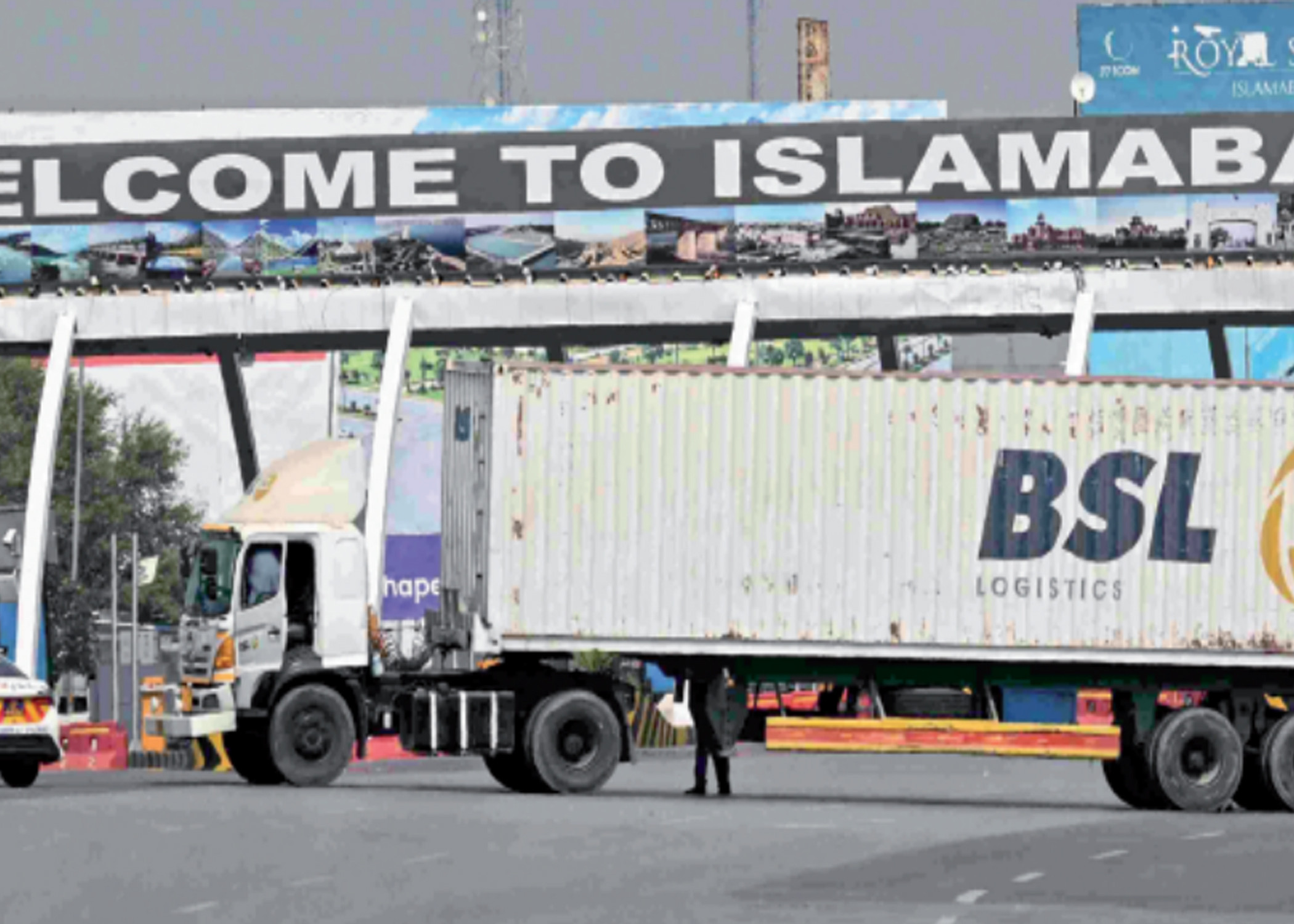 Islamabad: the contained city