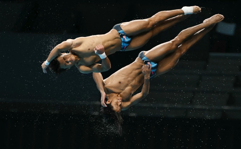 Elvis–Enrique end 16-year wait for platform synchro silver