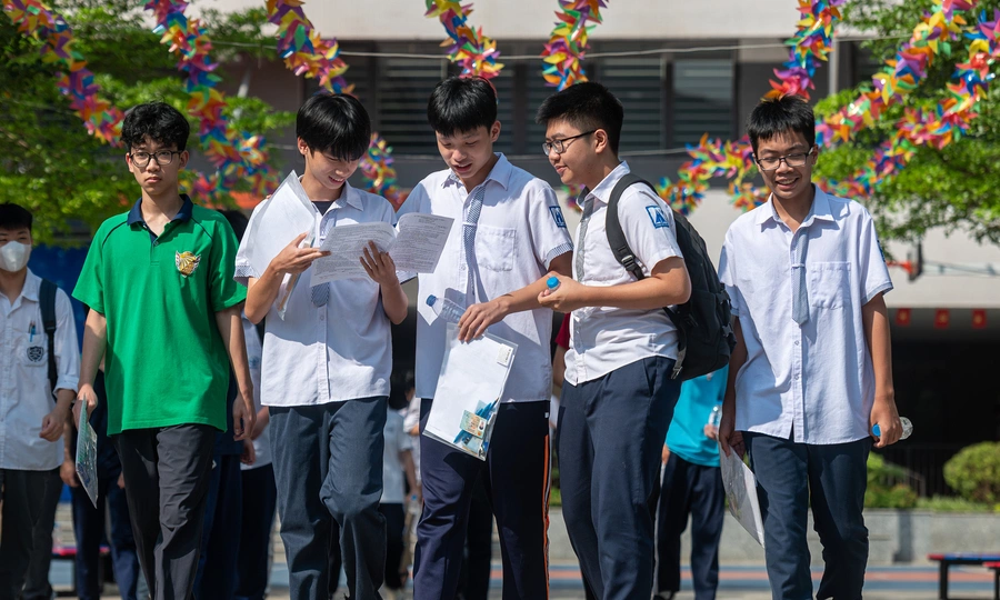 Vietnamese men stand average 3 cm below global height standard