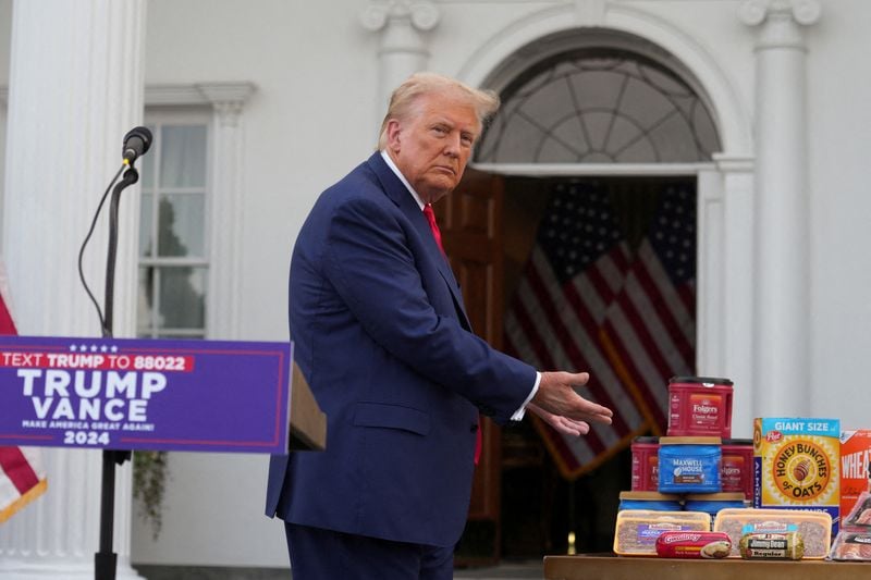 Trump’s 2024 grocery photo op now haunts Republicans in the midterms