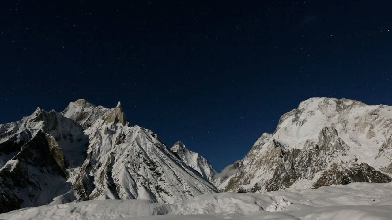 Avalanche strikes Nepal's Himlung Himal base camp, 10 missing