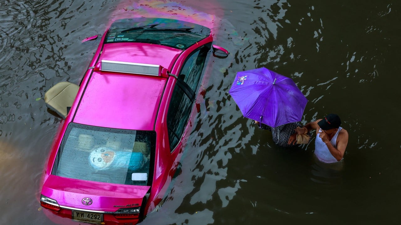 Bangkok floods trap residents as PM Anutin cuts UK trip short to tackle crisis