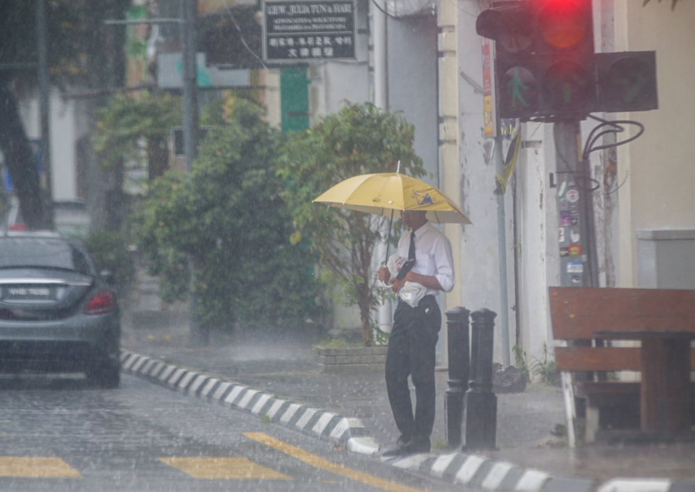 MetMalaysia alerts seven states to evening thunderstorms, heavy rain and strong winds