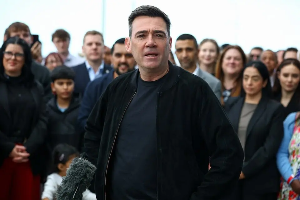 UK PM Burnham refuses to back Heathrow's third runway project