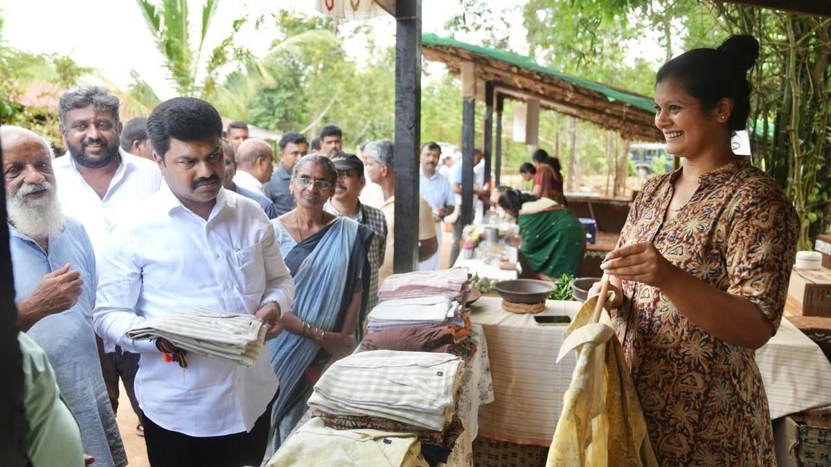 Two-day Gandhi Santhe draws good response at Heggodu