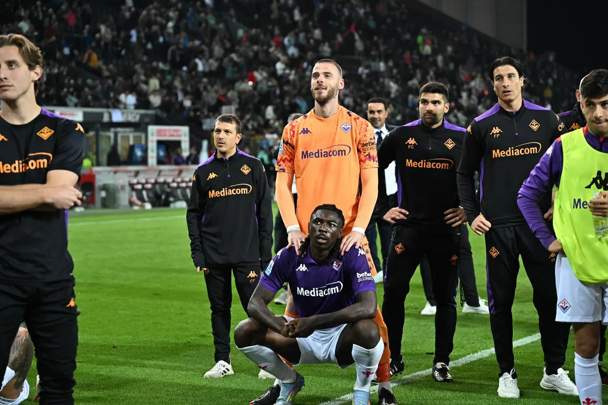 Fiorentina consider new contract for David De Gea