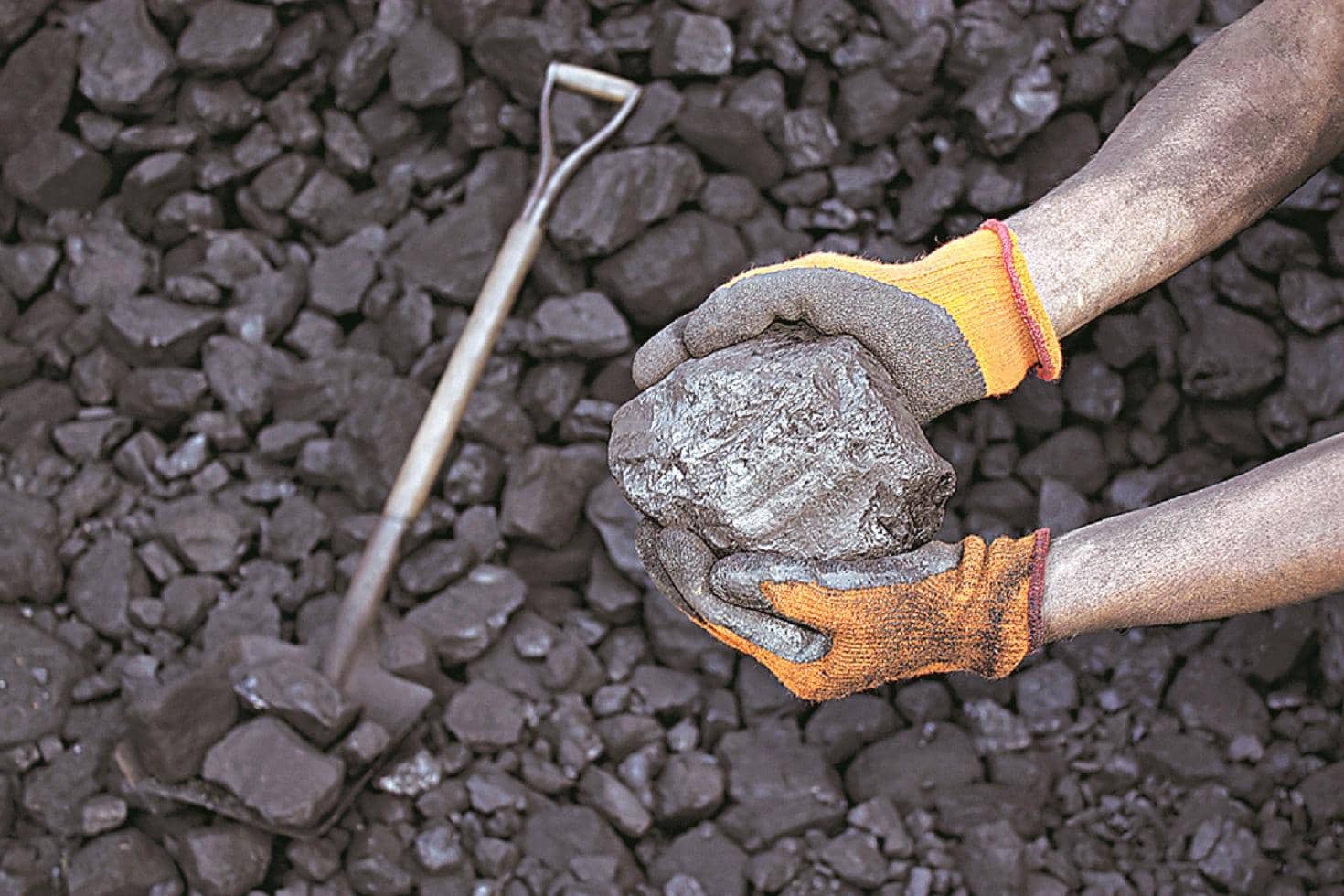 Coal stocks worsen as 77 thermal power plants face critical inventories