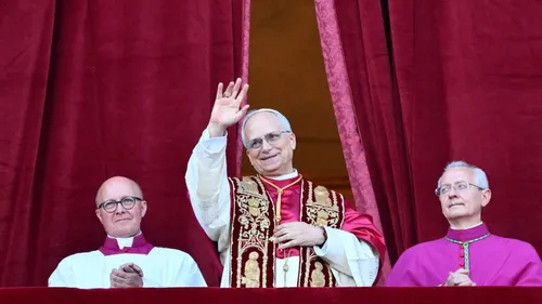 Pope urges French bishops to 'persevere' against clerical sex abuse
