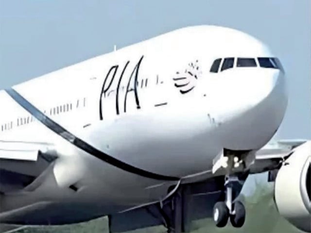 Govt not financing purchase of new PIA aircraft, says finance adviser