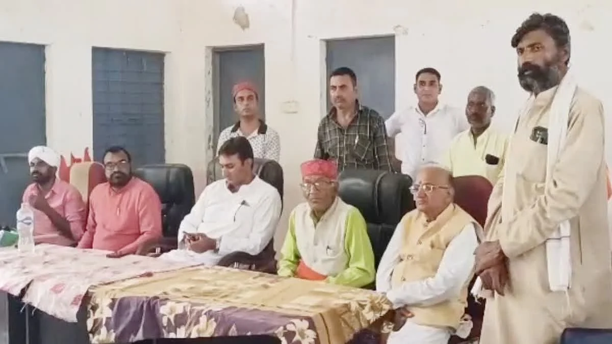 BJP MLA Stages 'Dharna' In MP's Rewa, Demands Collector’s Visit Over Public Grievances