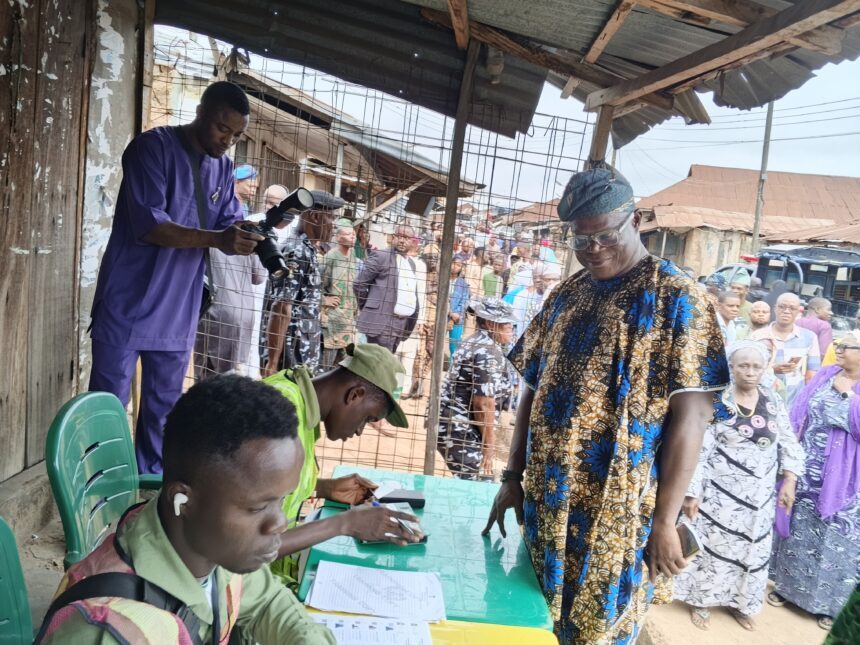 APC National Secretary commends INEC for timely deployment of election materials, personnel to polling centres across Osun