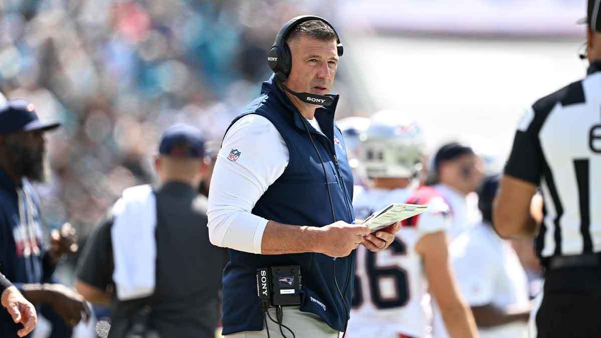 Patriots news: Why Mike Vrabel benched Morgan Moses for Caleb Lomu vs. Jaguars