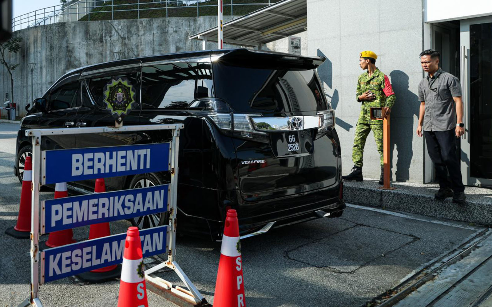 Saravanan, family at MACC HQ for asset declaration notices