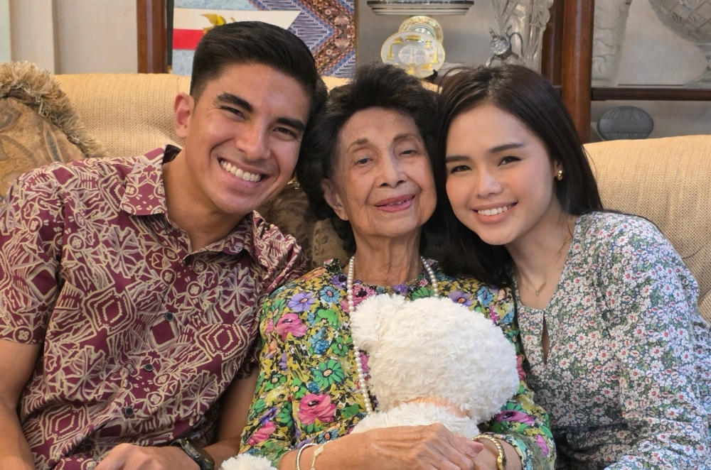 Tributes pour in for Dr Hasmah, Malaysia’s beloved ‘Ibu Negara’