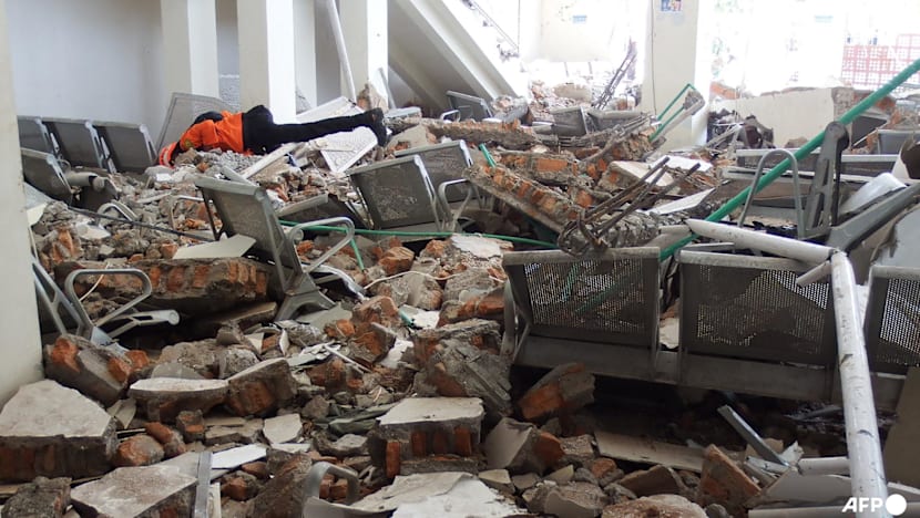 Rescuers search for survivors as Indonesian quake death toll rises to 40