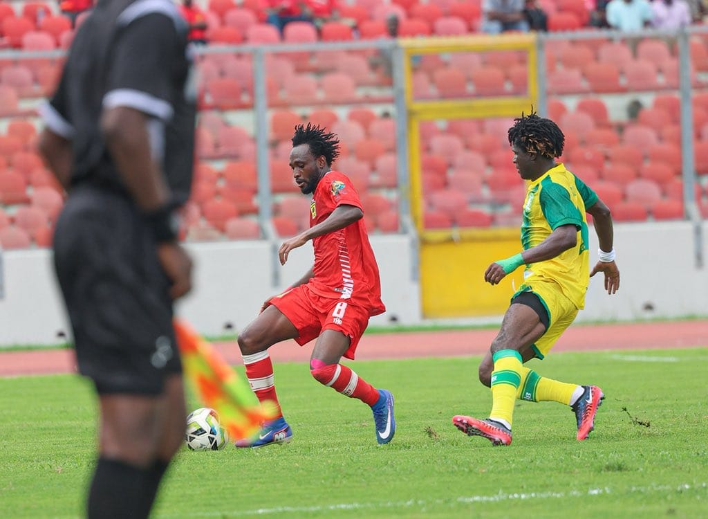 Aduana FC beat Asante Kotoko with 10 men