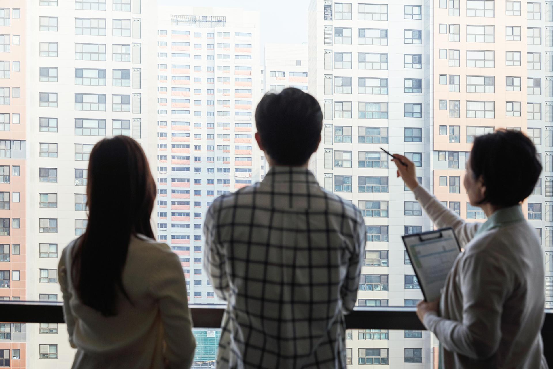Korean newlyweds start married life with growing debt as loans double
