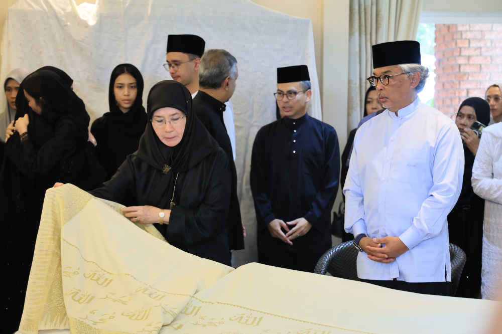 Fahmi: Dr Hasmah to be laid to rest beside Endon Mahmood at National Mausoleum