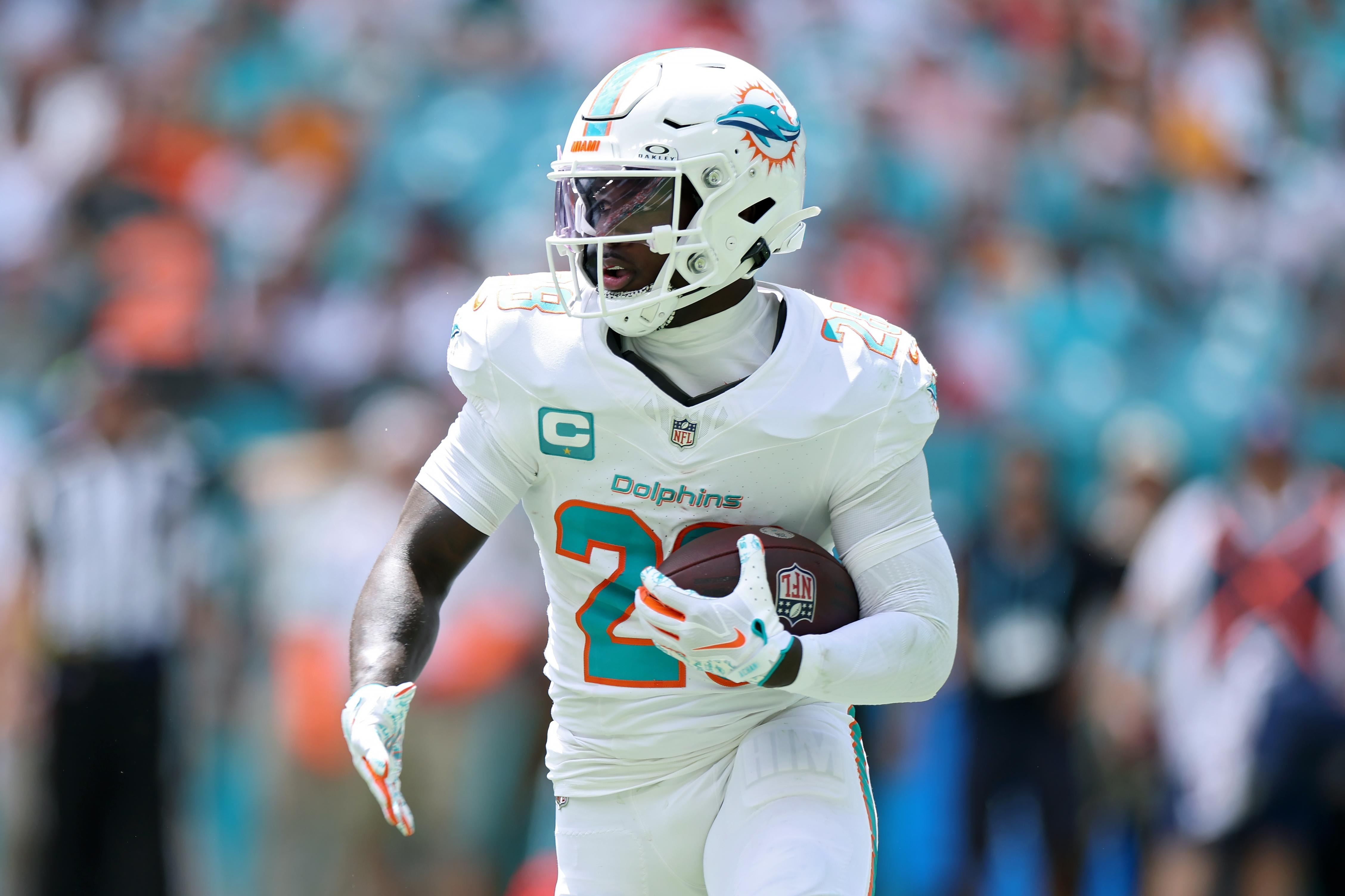 De’Von Achane injury: Who to replace him with from fantasy football waiver wire