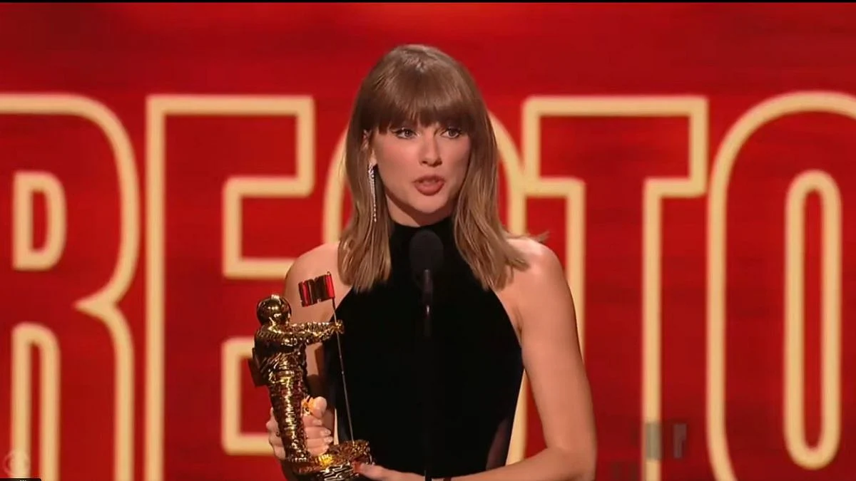 Taylor Swift Makes VMA History With Record 33 Wins, Honours Dolly Parton | VIDEO