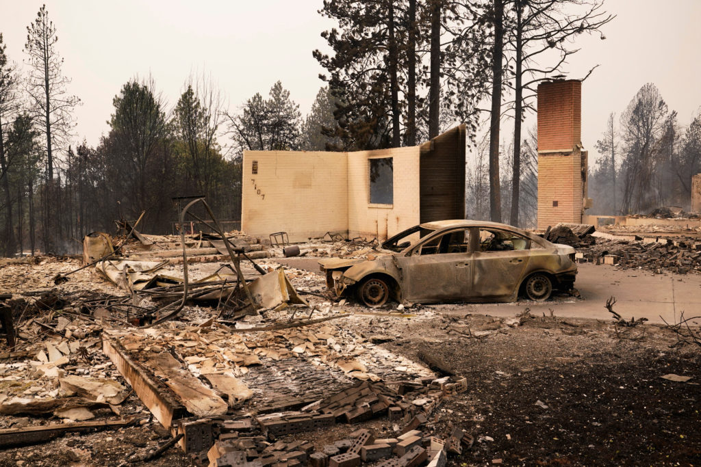 Wildfires destroy hundreds of buildings, displace tens of thousands in Washington state