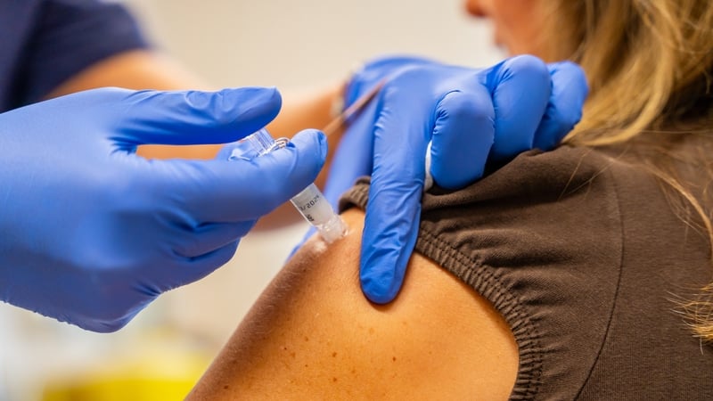 Pharmacists restrict flu shot to over 65s due to shortage
