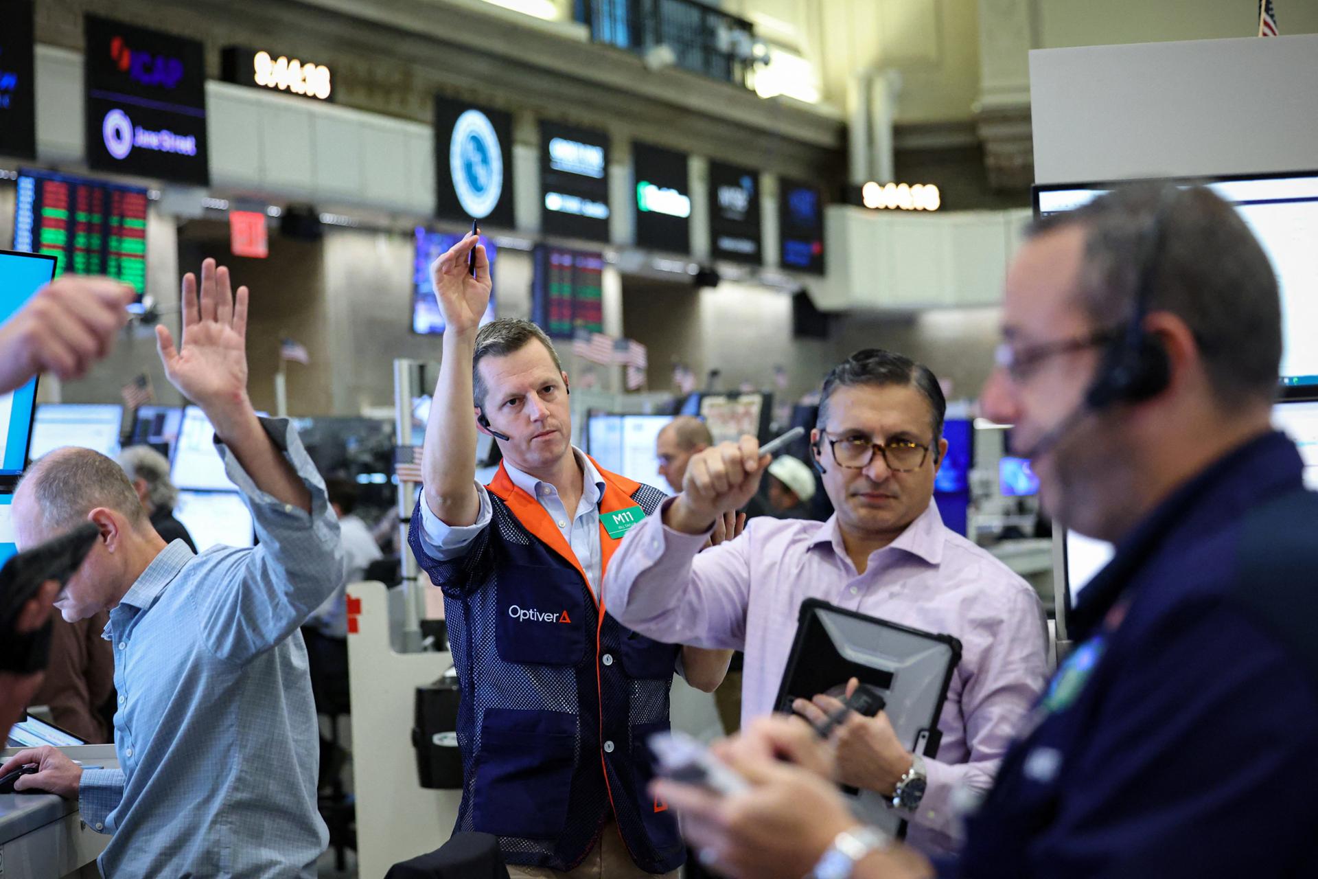 Wall St declines as oil spikes after Trump rejects Iran peace proposal