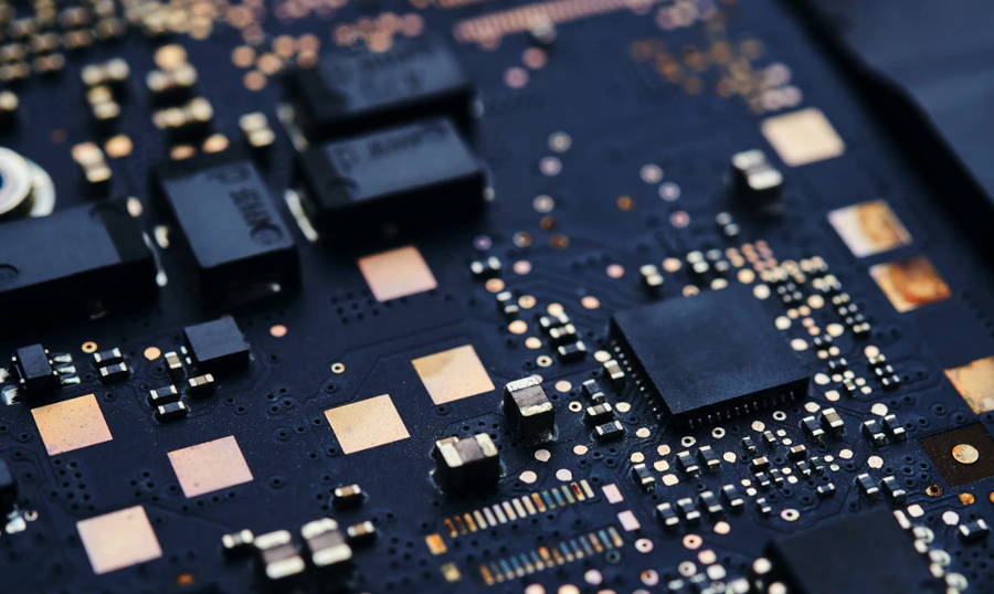 Netflix co-founder backs $312M round for optical inference appliance maker Olix