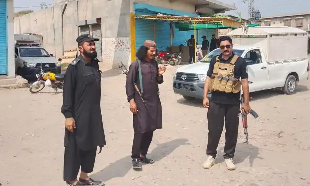 Three traffic wardens martyred in Tank