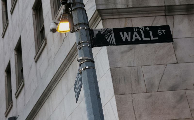 US stocks fall, bond yields rise as Middle East war drags on