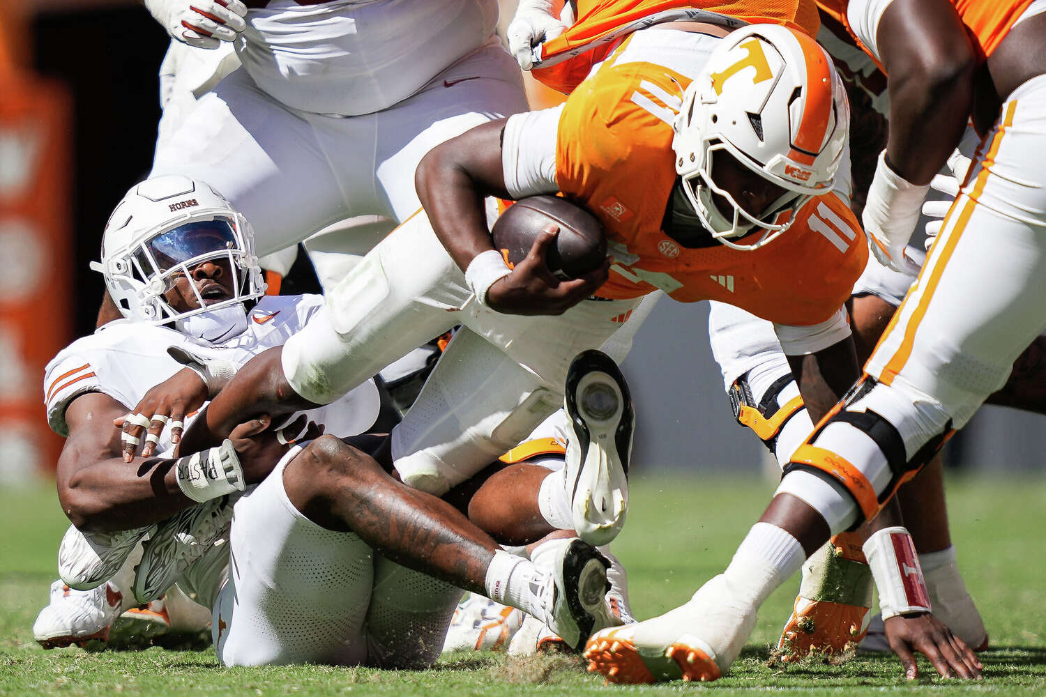 Texas football: Colin Simmons solely claims Longhorns' sacks record after stat correction