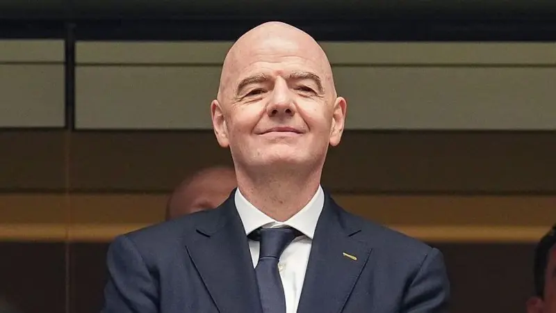 Infantino makes bigger cash pledge to Fifa members