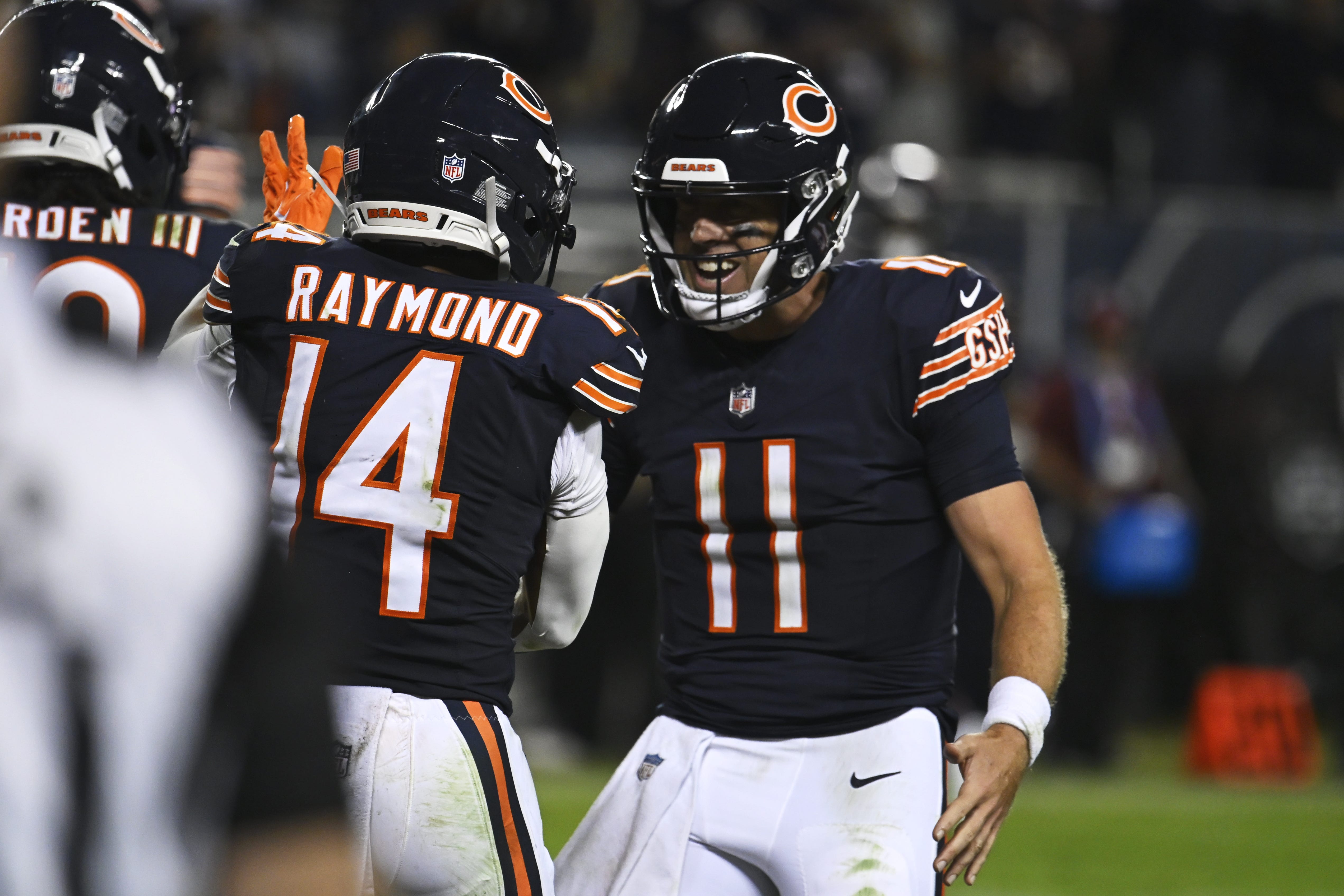 Instant analysis of Bears' dominant prime-time win vs. Eagles