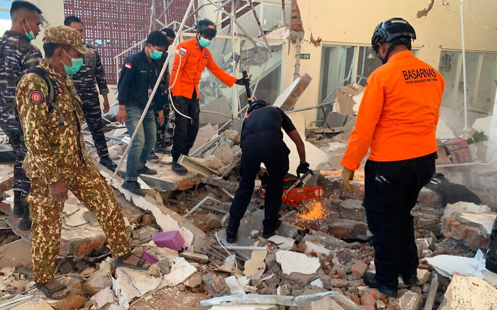 Magnitude 7.7 earthquake strikes off Indonesia’s coast, killing at least 40 and toppling buildings