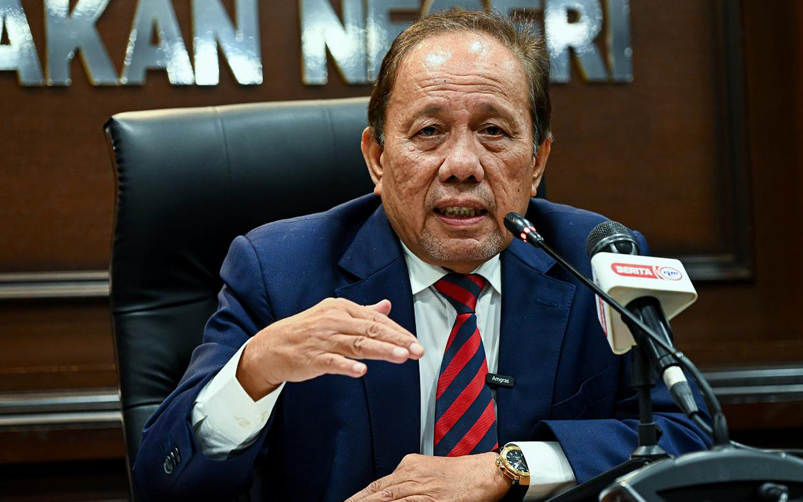 No need for Ismail to resign despite missteps, say analysts