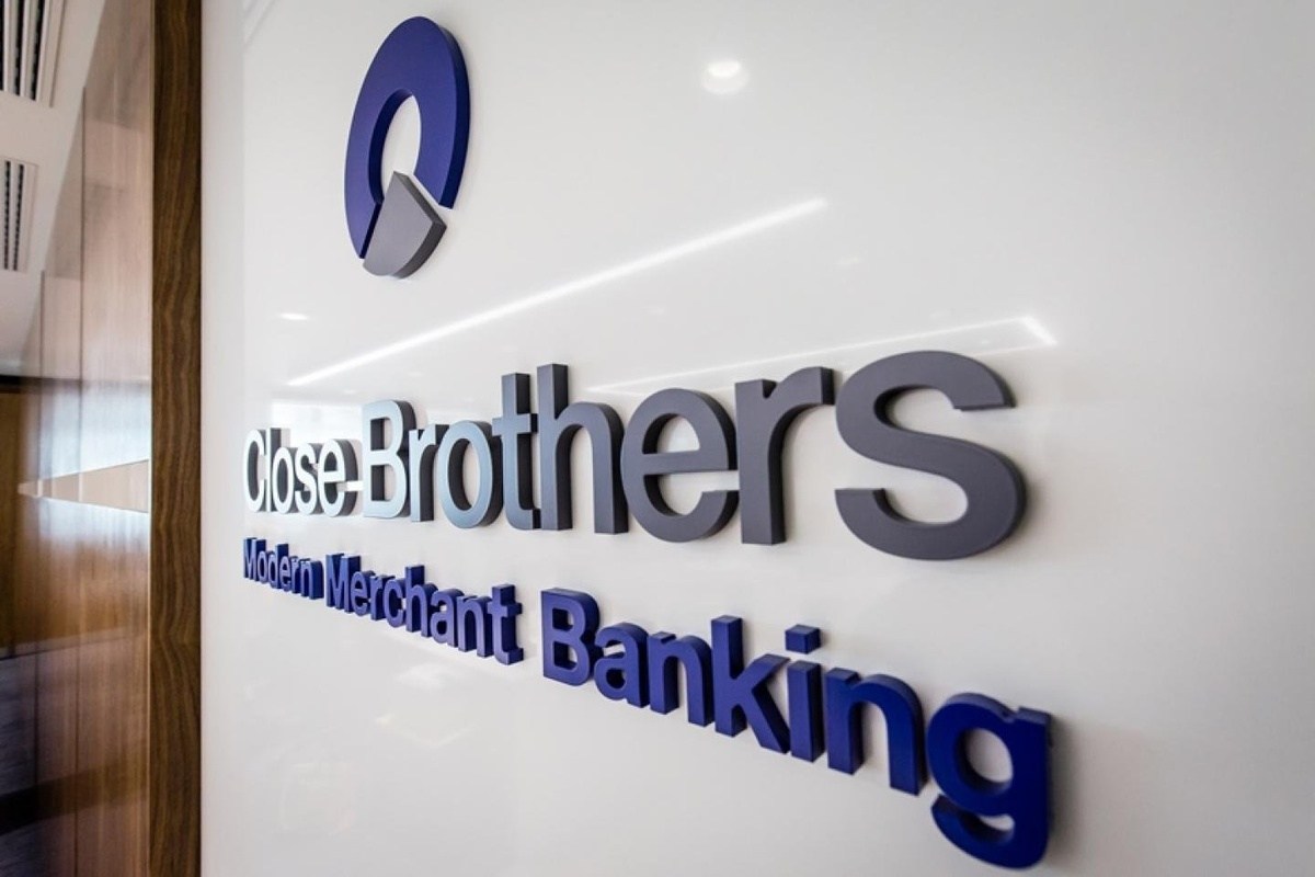 Close Brothers raises cost-cutting target as job cuts begin