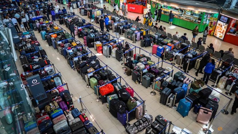 Thai Airways cuts flights, battles baggage chaos as Bangkok floods ease