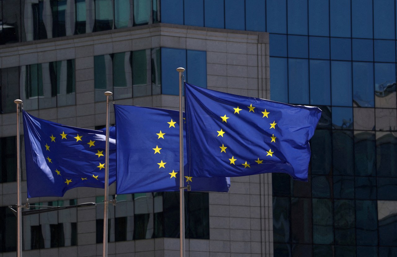 Eurozone Business Confidence Slips