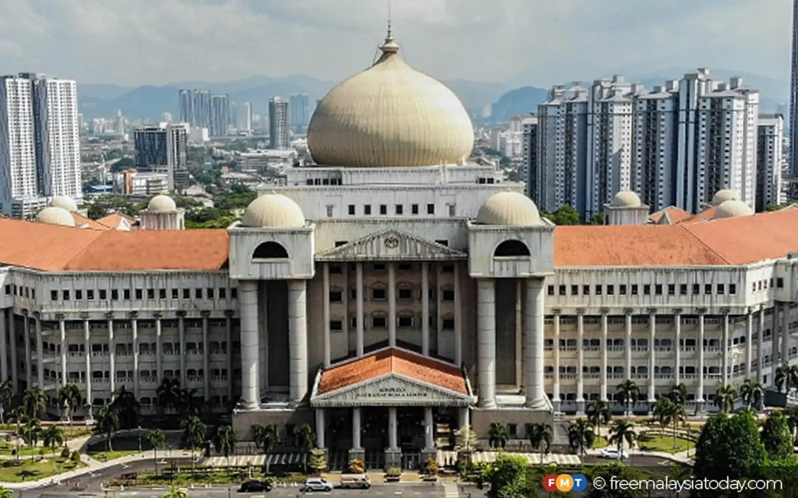 Court stays RM367mil MyCC penalty against 4 feedmillers