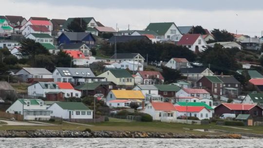 Argentina angry as Malvinas-Chile shipping route set for revival