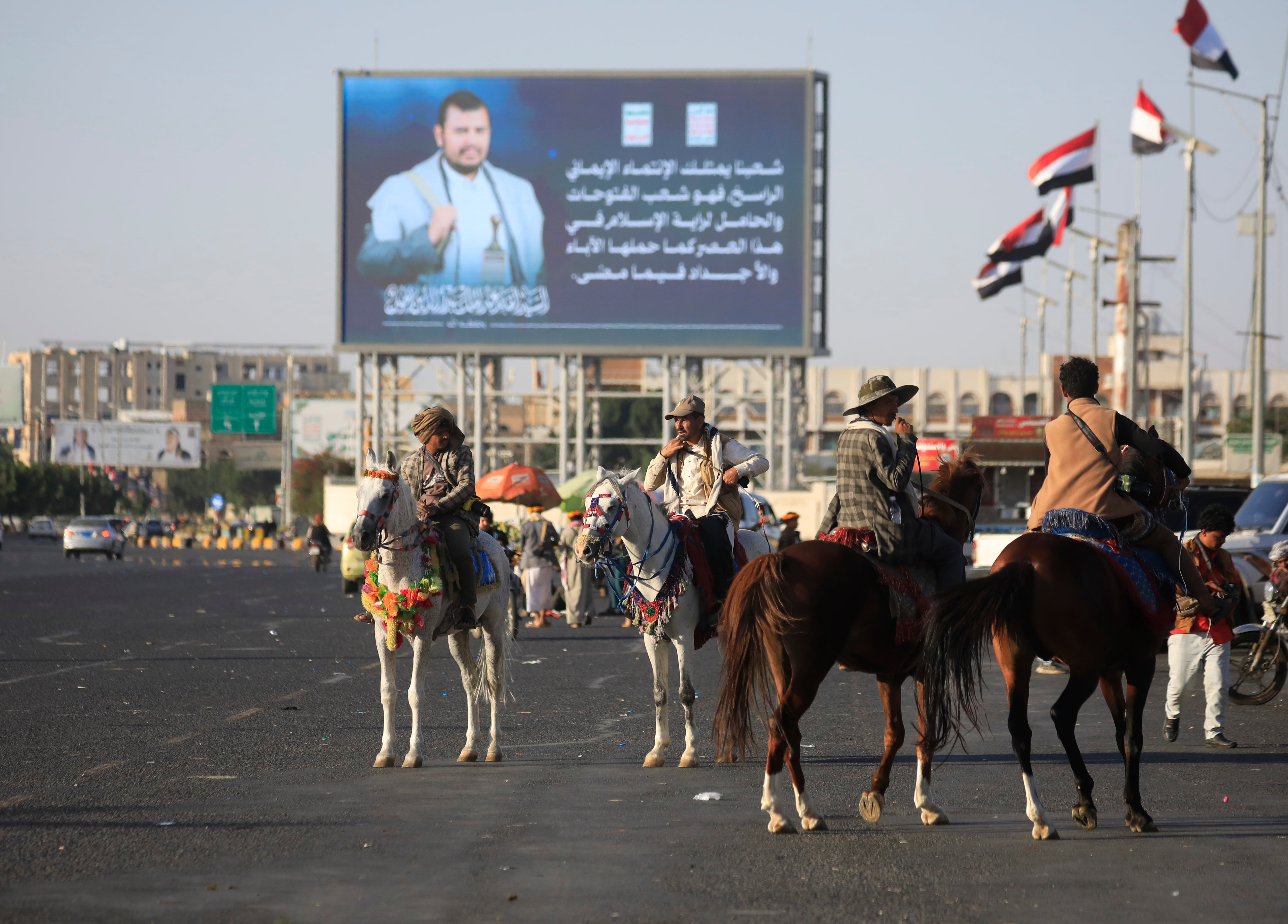 Oil flows through Strait of Hormuz rise on Saudi pivot as Red Sea traffic plunges