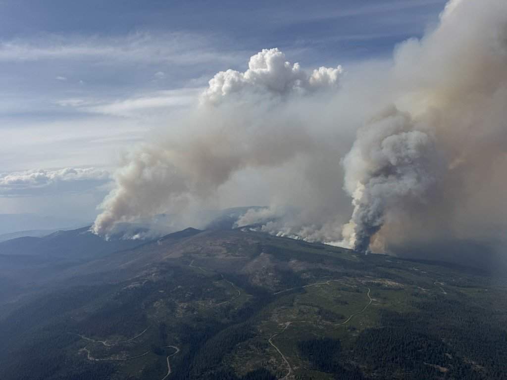 More B.C. evacuees returning home Saturday, but told to prepare for changes