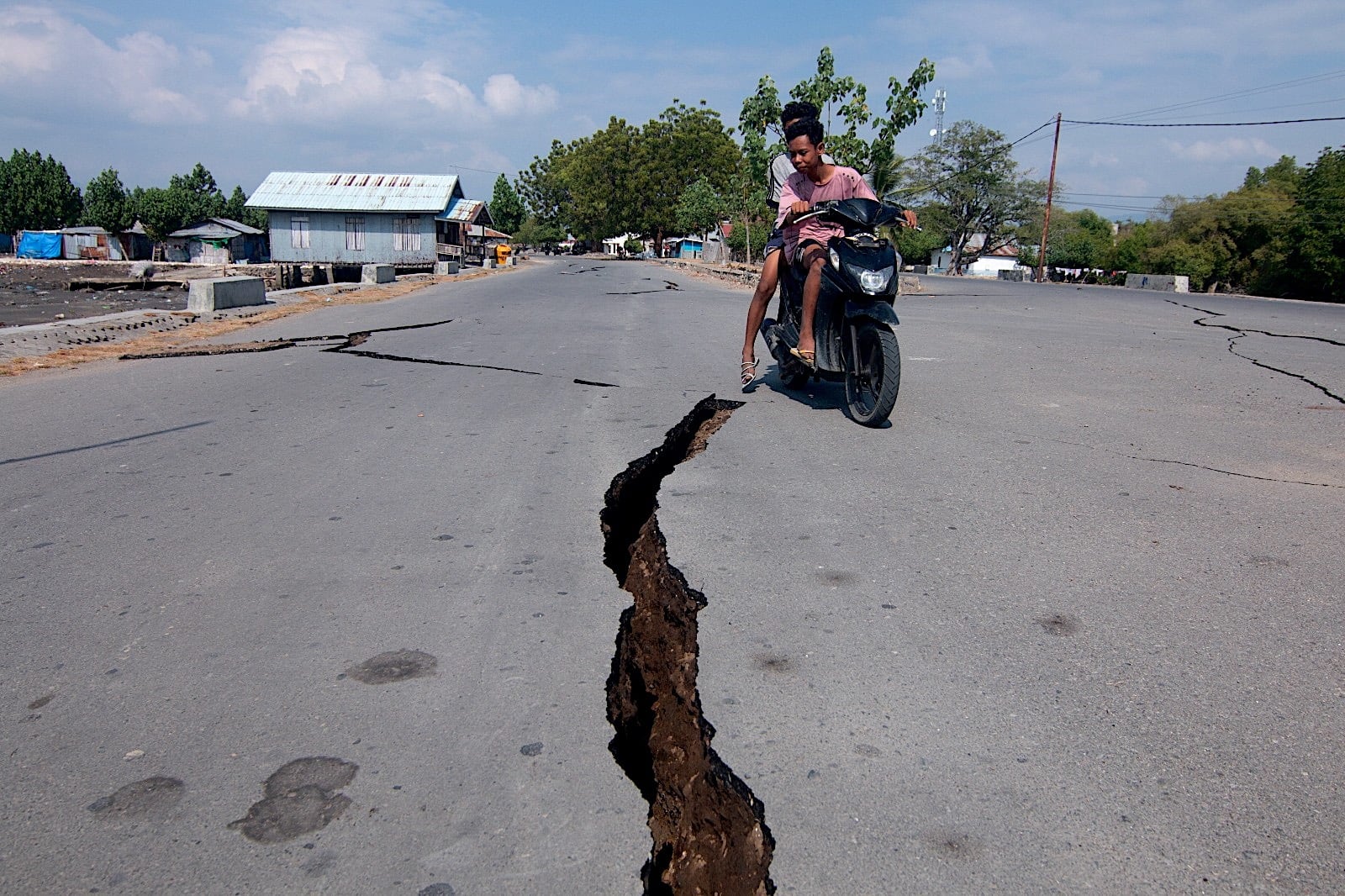 At least 47 killed as powerful earthquake strikes Indonesia