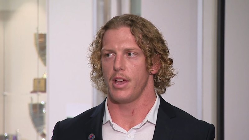 Crossland apologises to Cleary